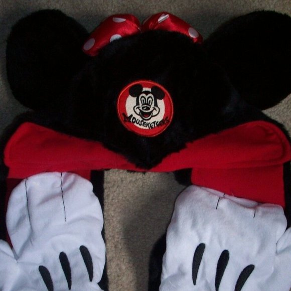 Disney Parks Minnie Mouse Ear Hat Plush Puffy Bow Mouseketeers Scarf Gloves - Picture 2 of 6